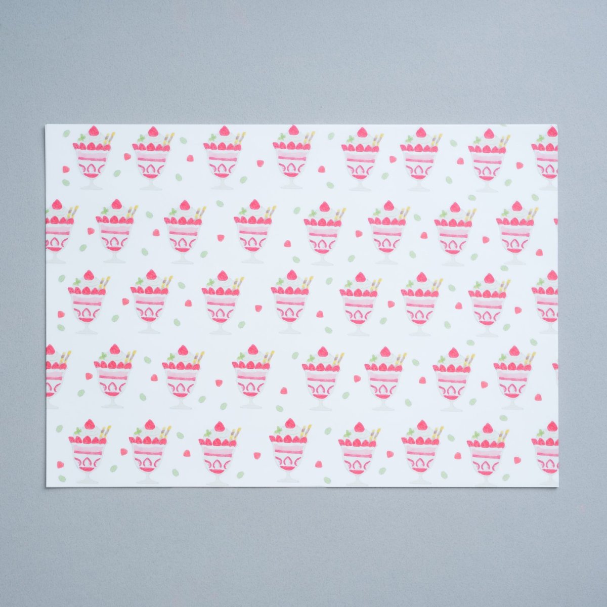 画像1: 〔500円×5個〕包装紙撰-苺パフェ (1)